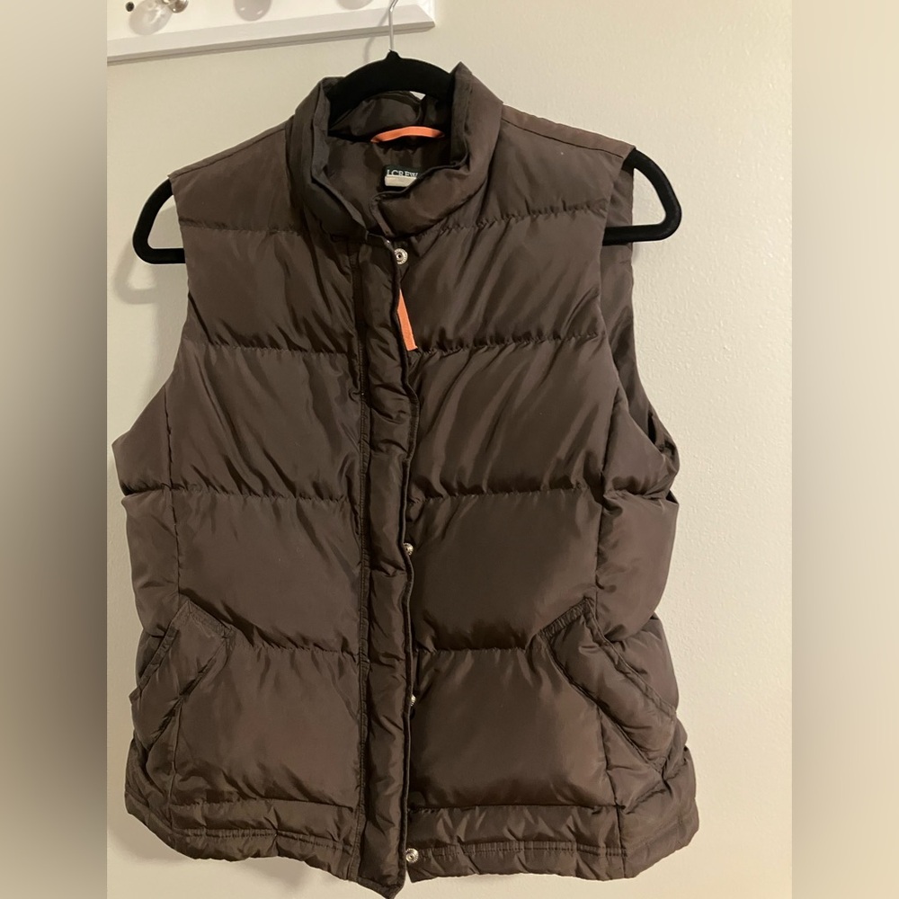 J. Crew Women’s Vintage Down Puffer Vest Brown Size Medium.